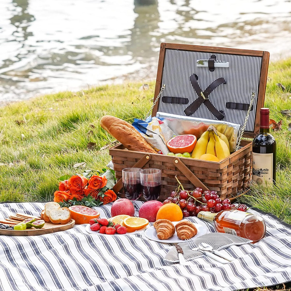 Picnic Basket Set with Insulated Cooler, Woven Basket with Double Folding Handles O81512