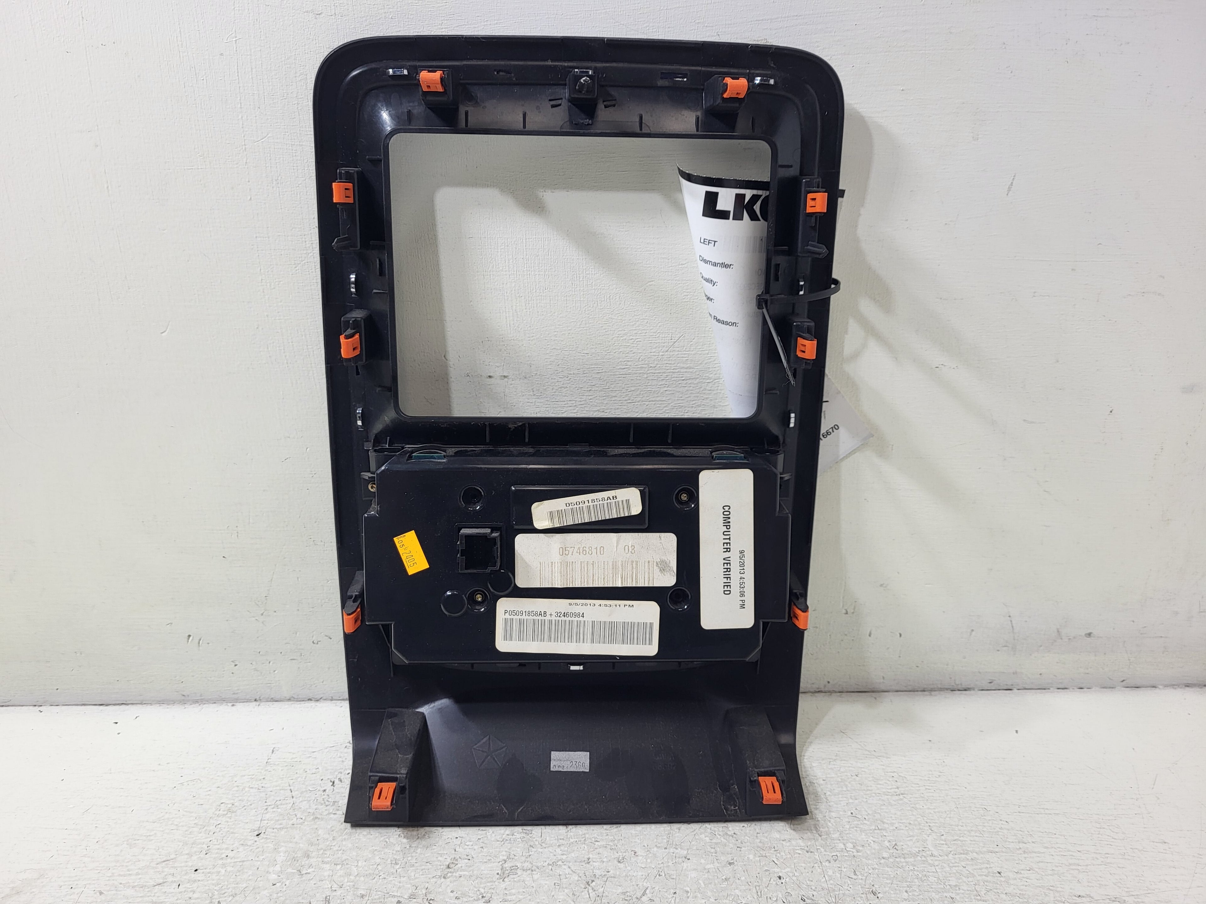 Pre-Owned Dodge Durango Temperature Control with Bezel D651117