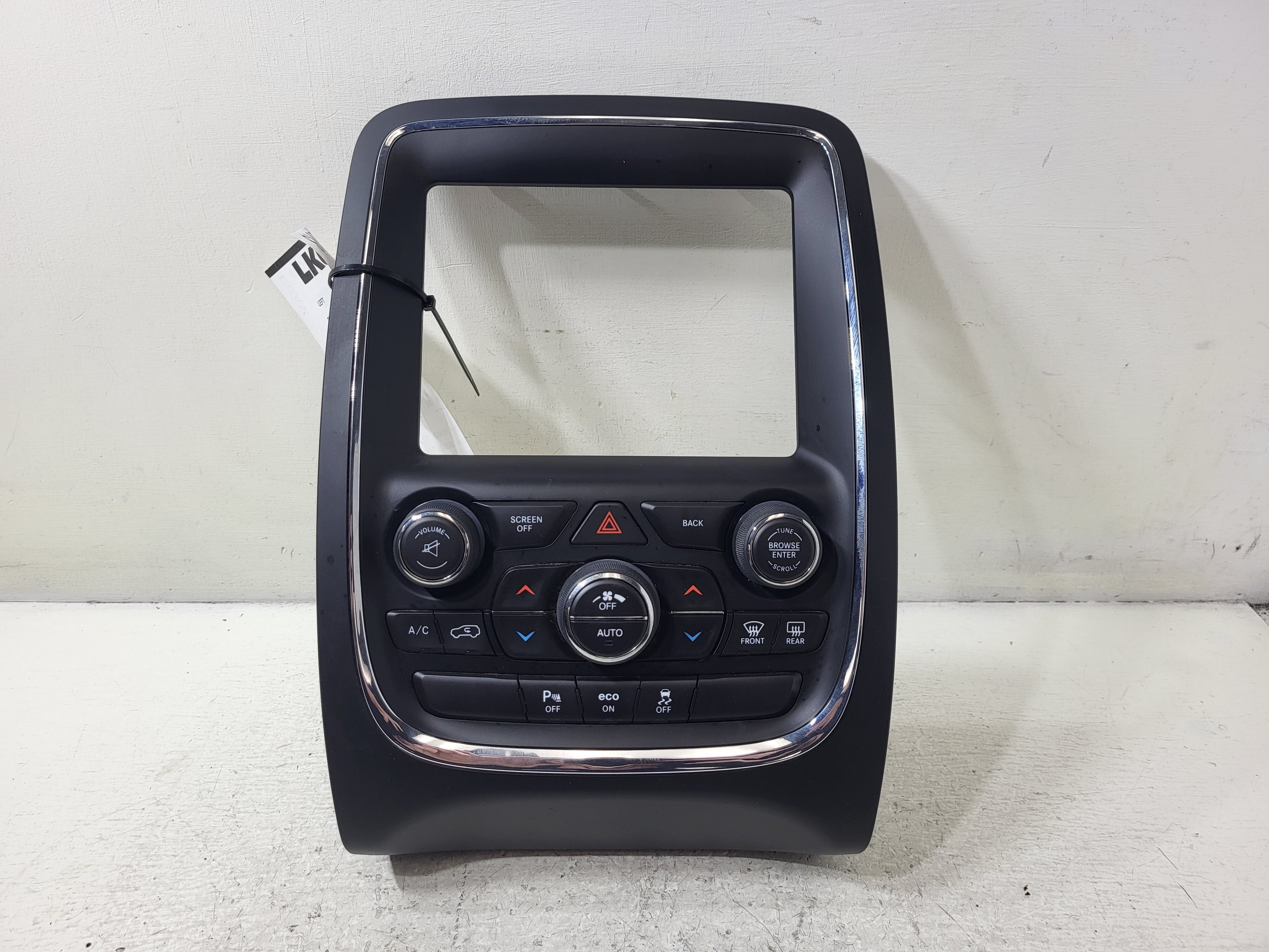 Pre-Owned Dodge Durango Temperature Control with Bezel D651117