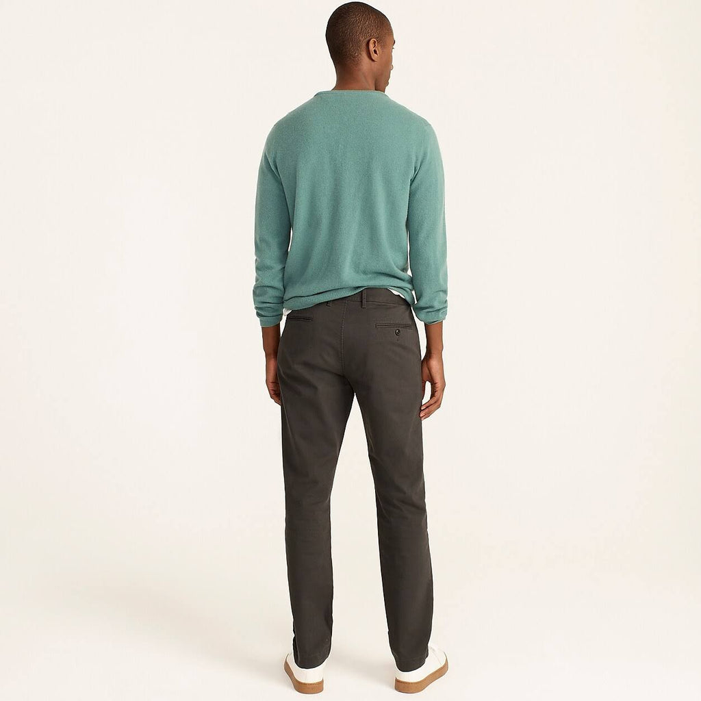 Straight-Fit Stretch Chino Pant Y237