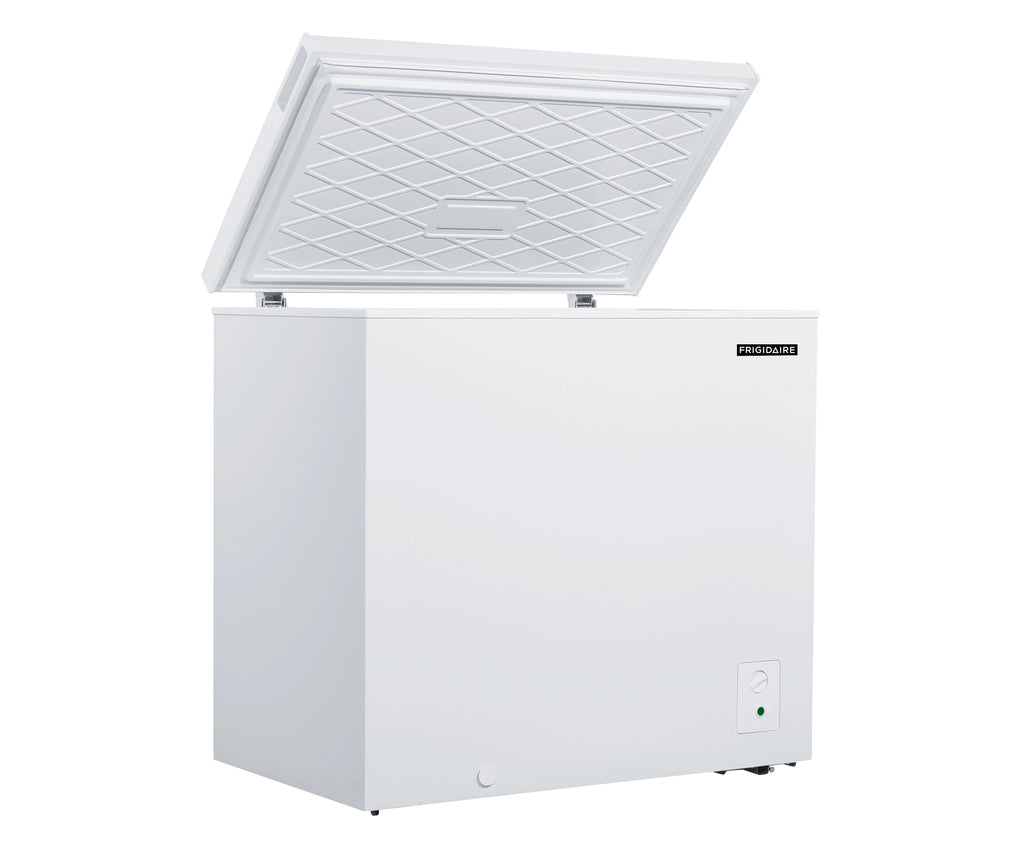 White 7.0 Cu. ft. Chest Freezer U555656