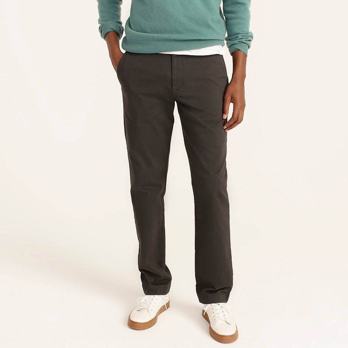 Straight-Fit Stretch Chino Pant Y237