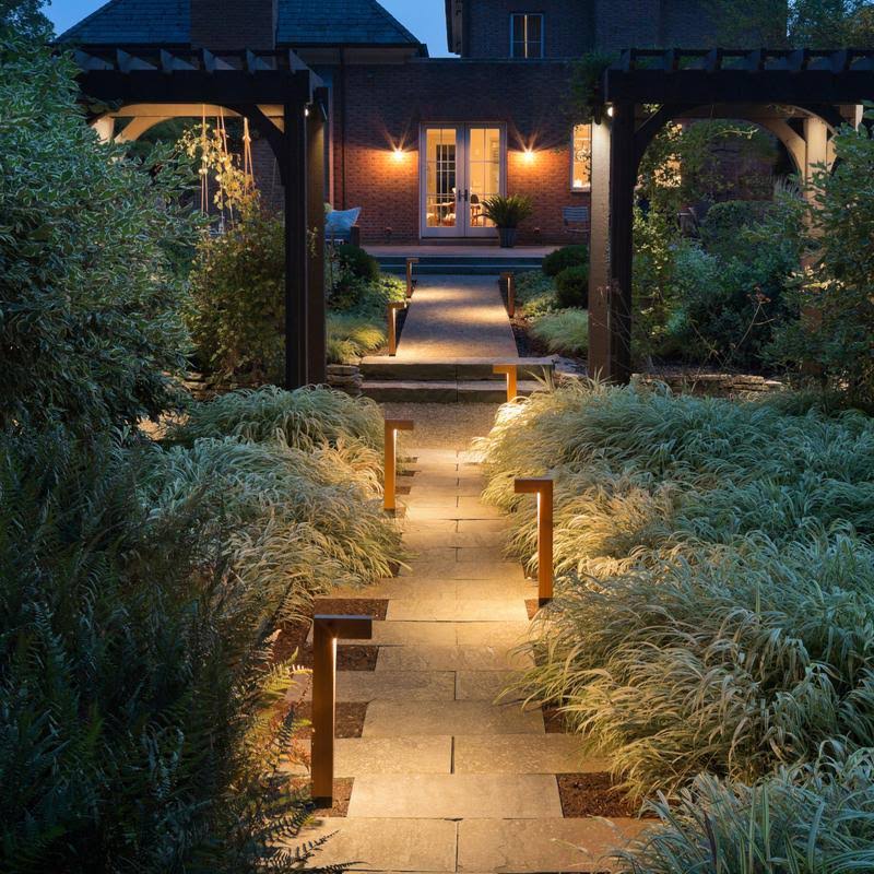 Satin Black Landscape Path Light Y128283