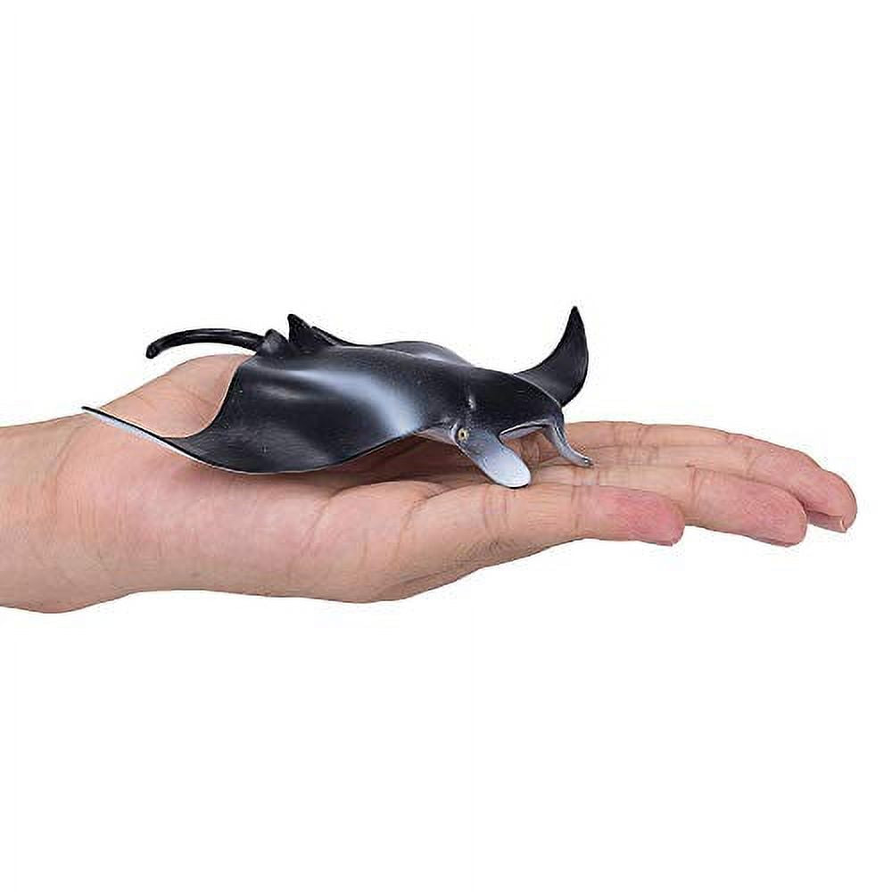 Manta Ray Wildlife Figurine J95555