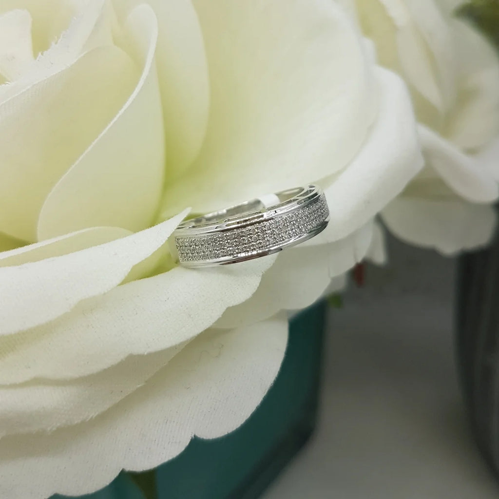 10K White Gold Diamond Wedding Band X51646