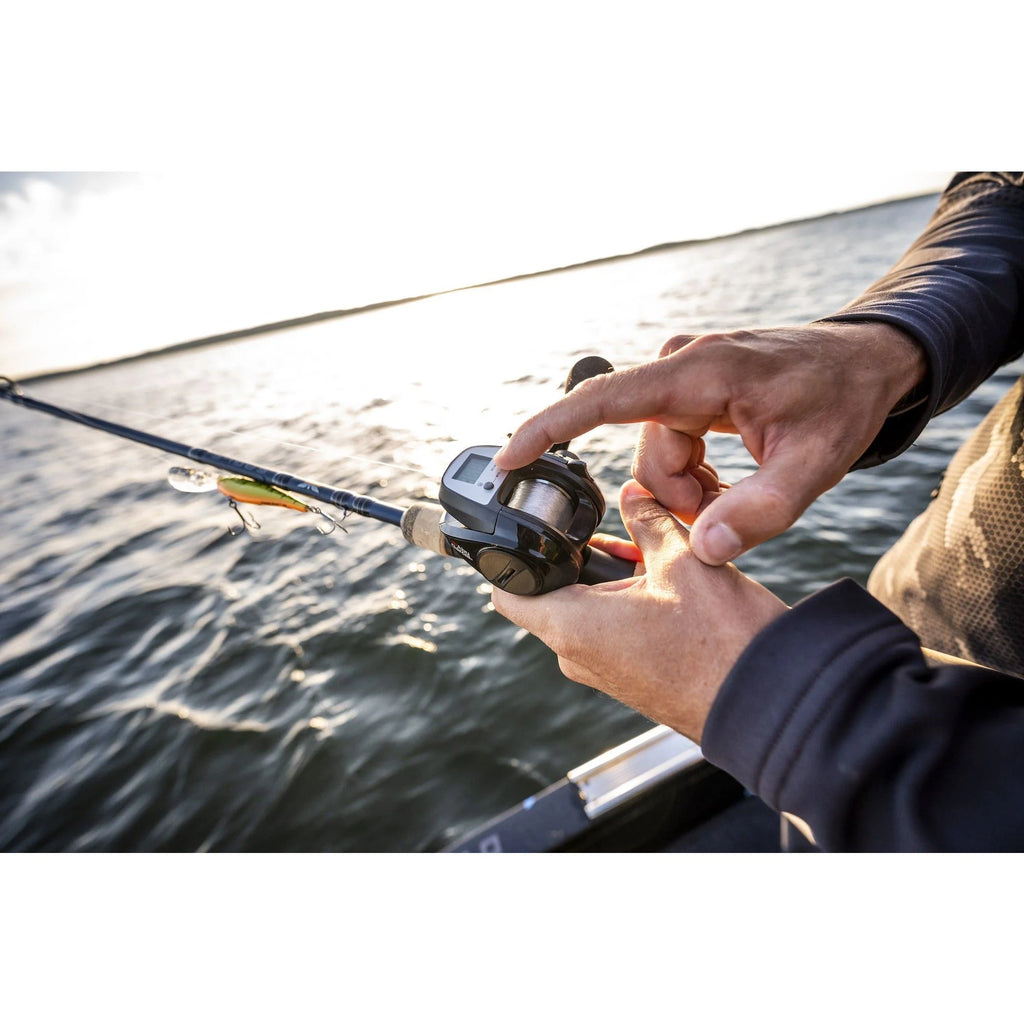 Max Digital Line Counter Low Profile Baitcast Fishing Reel L10342